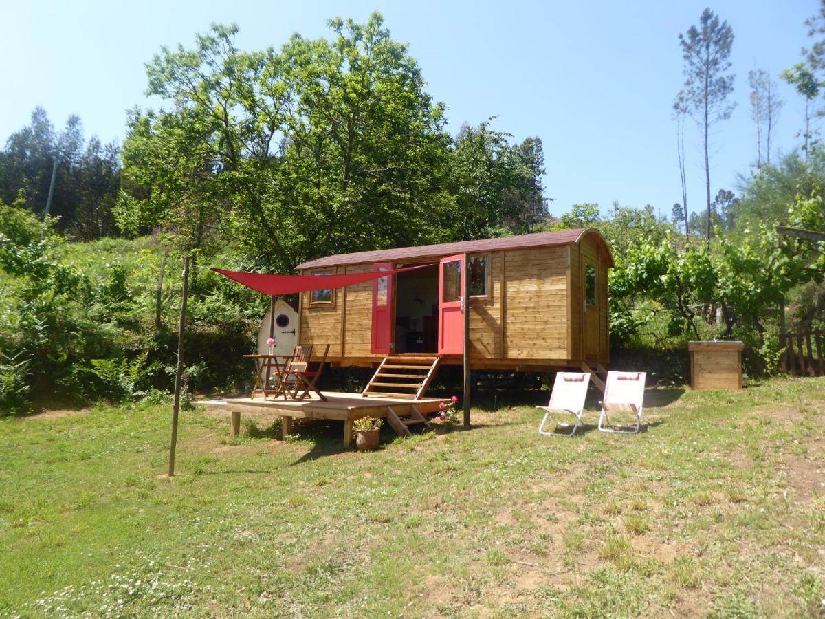 Rosa The Cosy Cabin - Gypsy Wagon - Shepherds Hut, River Views Off-Grid Eco Living เปโดรเกา กรันเจ ภายนอก รูปภาพ